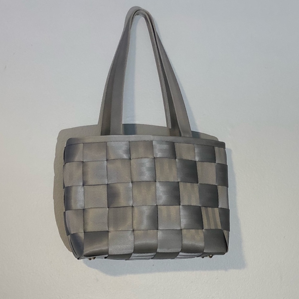 The Original Seat Belt Bag🚗